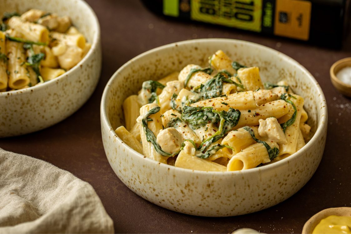 Паста с пиле, спанак и сметана