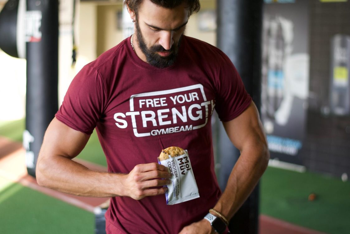 Колко протеини съдържат протеиновите снакове?