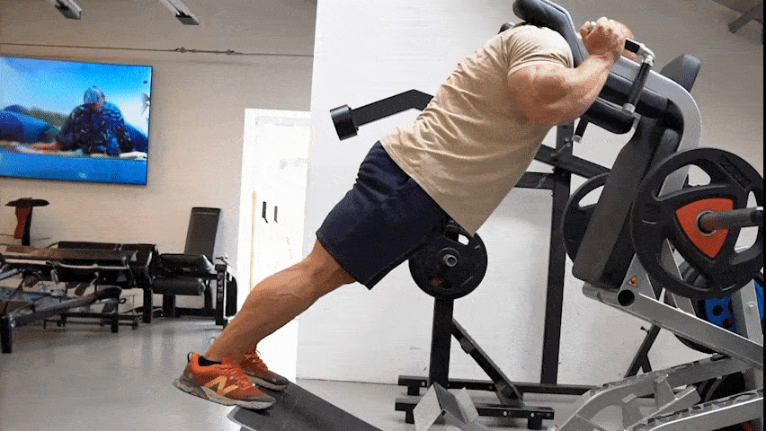 Как се прави повдигане за прасец с машинае?