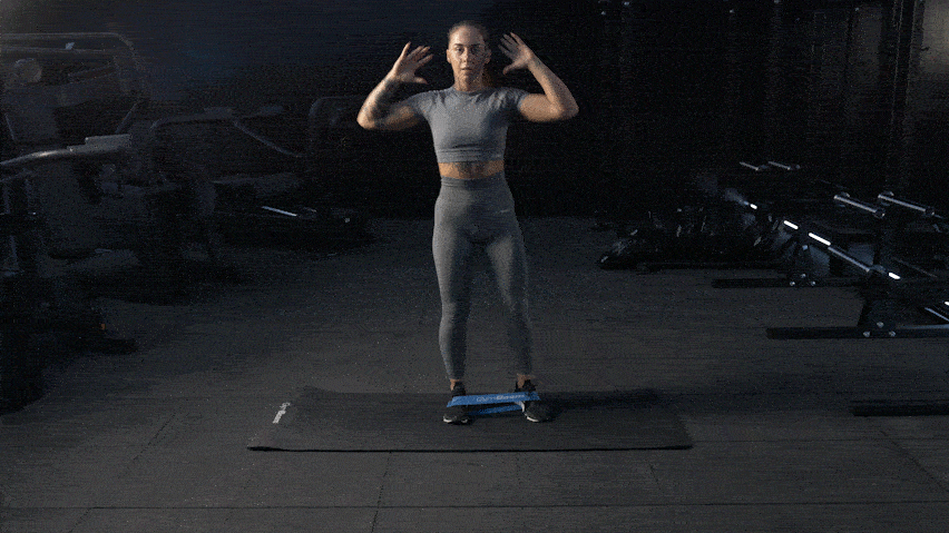 Упражнение Странични повдигания на крака с ластик (Banded Standing Leg Side Raises)