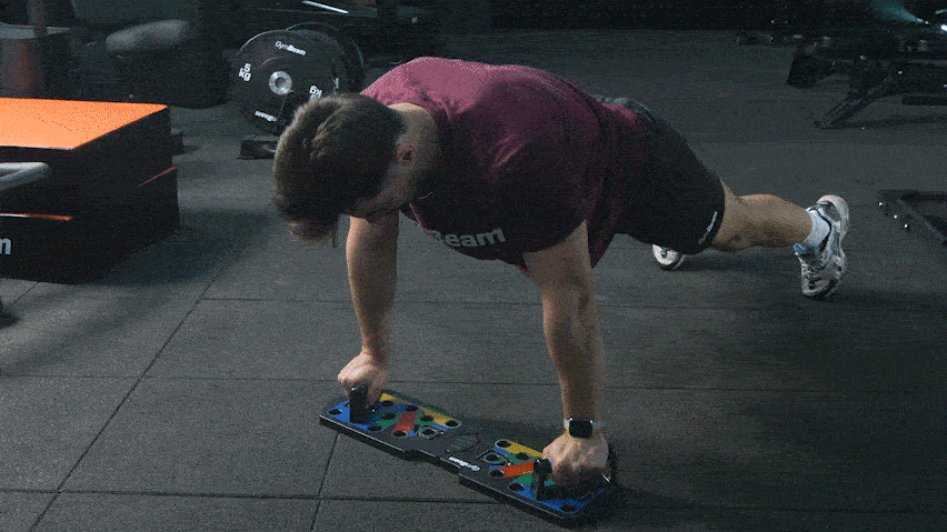 Лицеви опори за горната част на гърдите с помощта на мултифункционалната дъска за лицеви опори