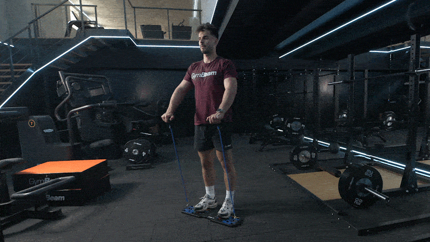 Повдигане на ръцете напред с помощта на разширителите