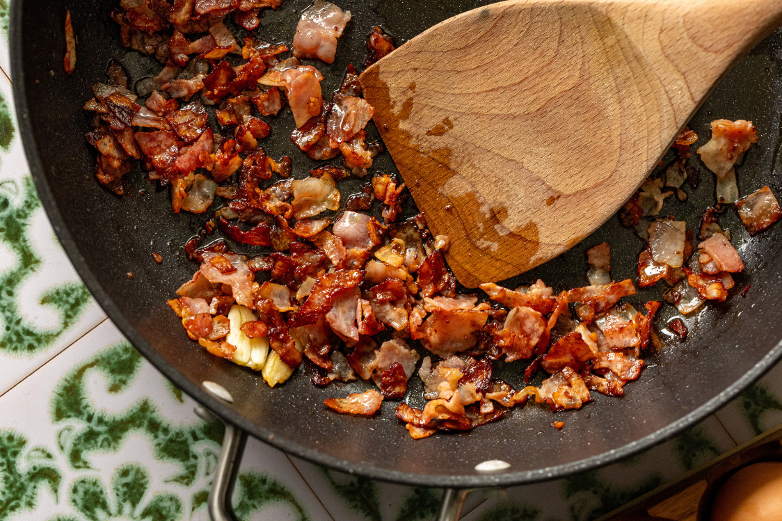 Спагети Карбонара - приготвяне на основата Спагети Карбонара - приготвяне на основата