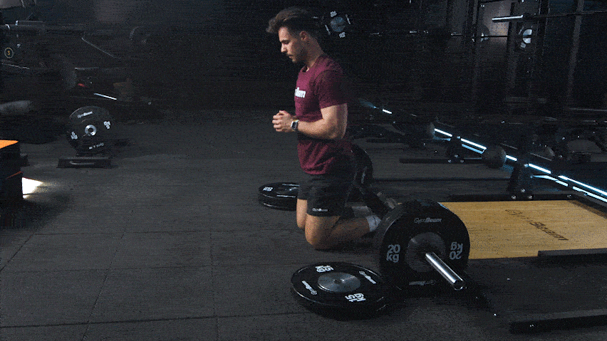 Как да изпълняваме Скандинавско свиване на подколенни сухожилия (Nordic Hamstring Curl)?