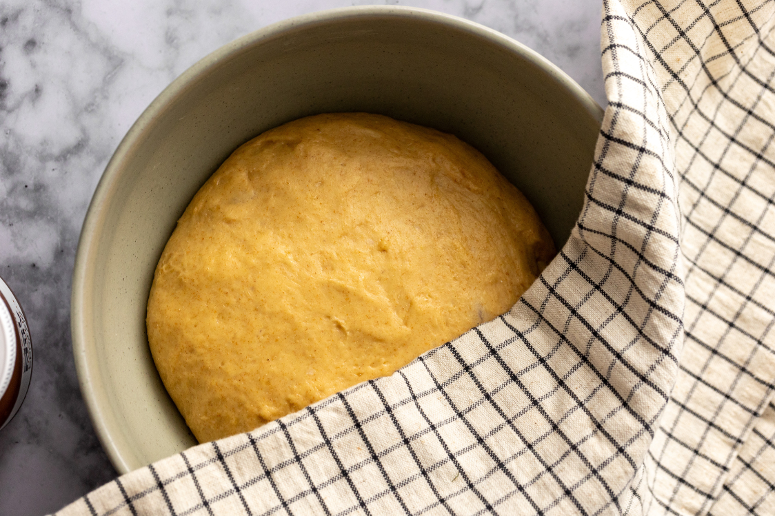 Печени шоколадови донъти - втасване на тестото