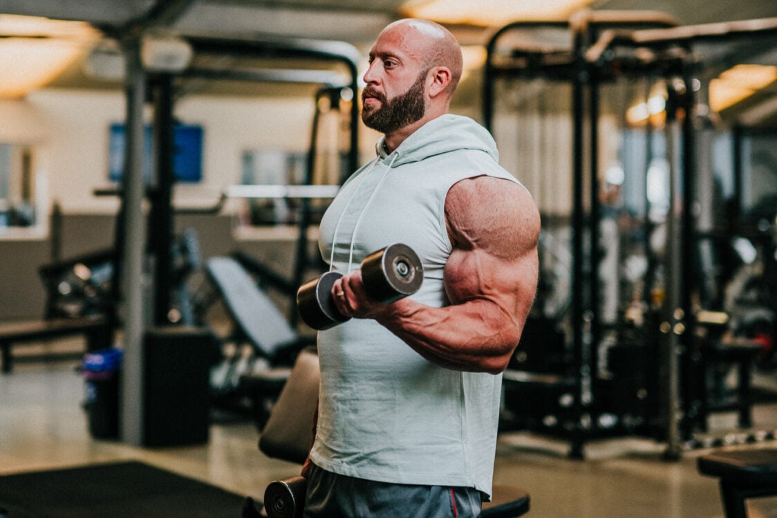 Тренировка за сила с дъмбели