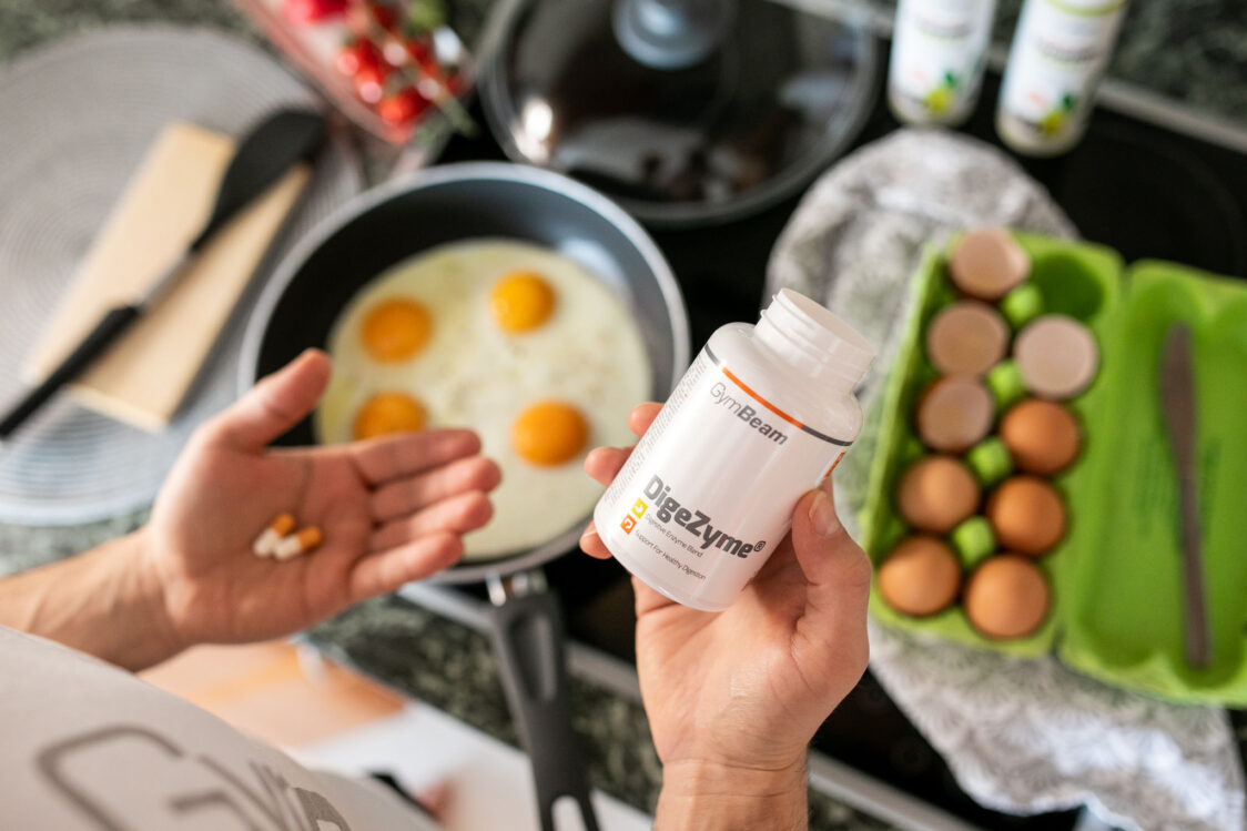 Храносмилателните ензими включват вещества като амилаза, липаза, протеаза и лактаза.