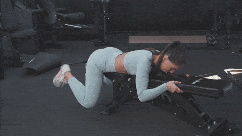 Как се изпълнява обратна хиперекстензия (reverse hyperextension)?