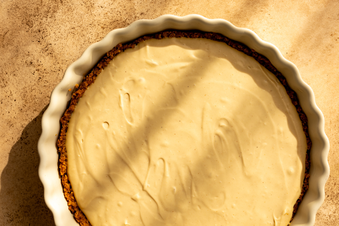 Фитнес рецепта: Фъстъчена торта с шоколадов топинг - наслояване на крема