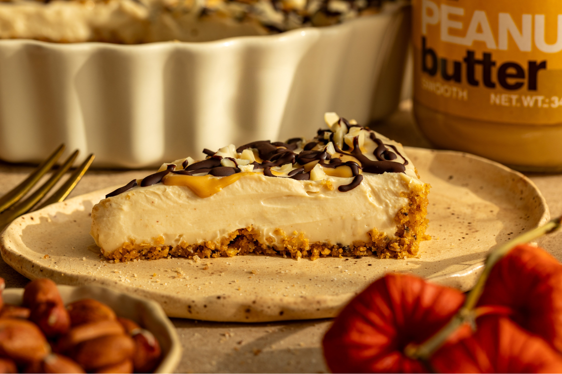 Фитнес рецепта: Фъстъчена торта с шоколадов топинг