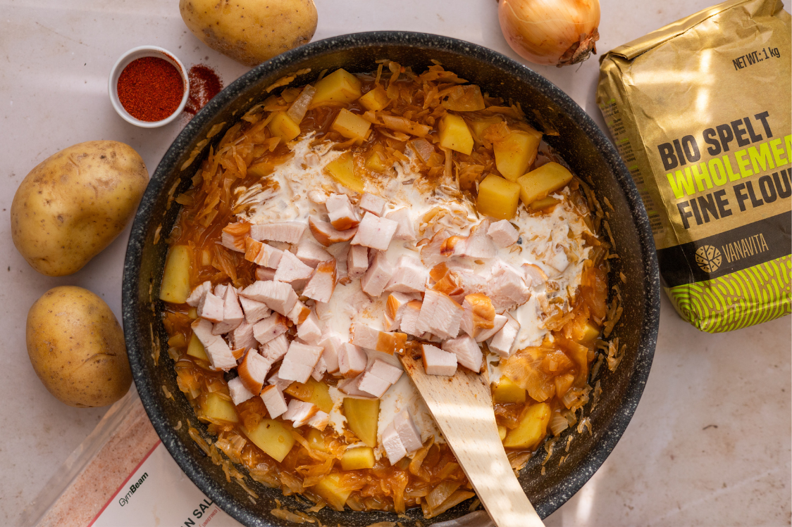 Супа от зеле - приключване на готвенето Супа от зеле - приключване на готвенето