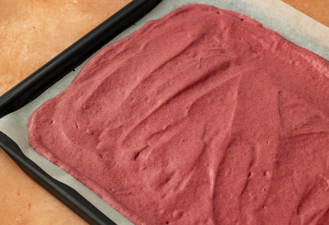 Руло „Червено кадифе“ с изварен крем – приготвяне на тестото