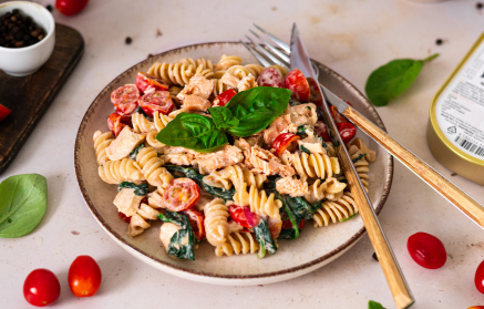 Фитнес рецепта: Паста със сметанов сос и сьомга