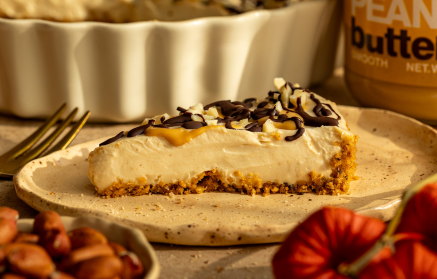 Фитнес рецепта: Фъстъчена торта с шоколадов топинг