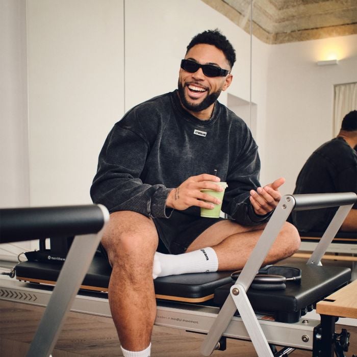 Суичър Aura Washed Black - GymBeam L