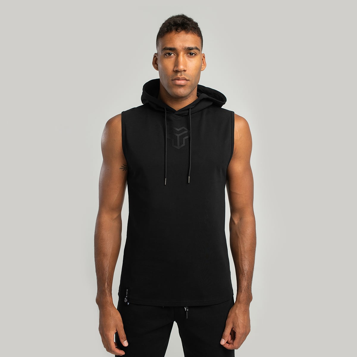 Потник Essential Hoodie Black - STRIX