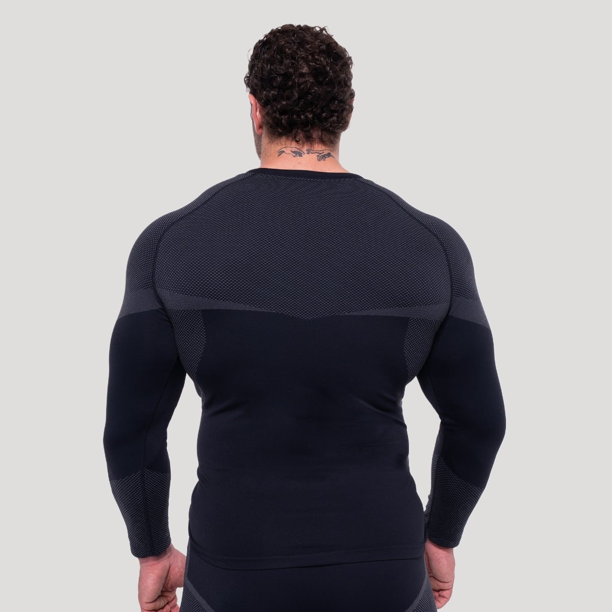 Безшевна блуза с дълъг ръкав OG1 Black/Grey - GymBeam