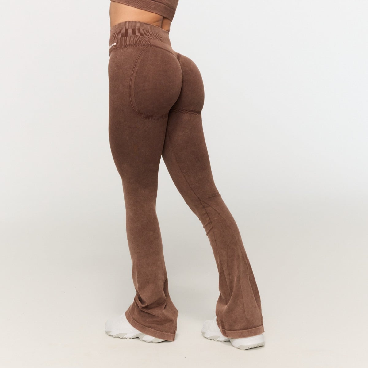 Дамско безшевно долнище Fierce Brown - GymBeam